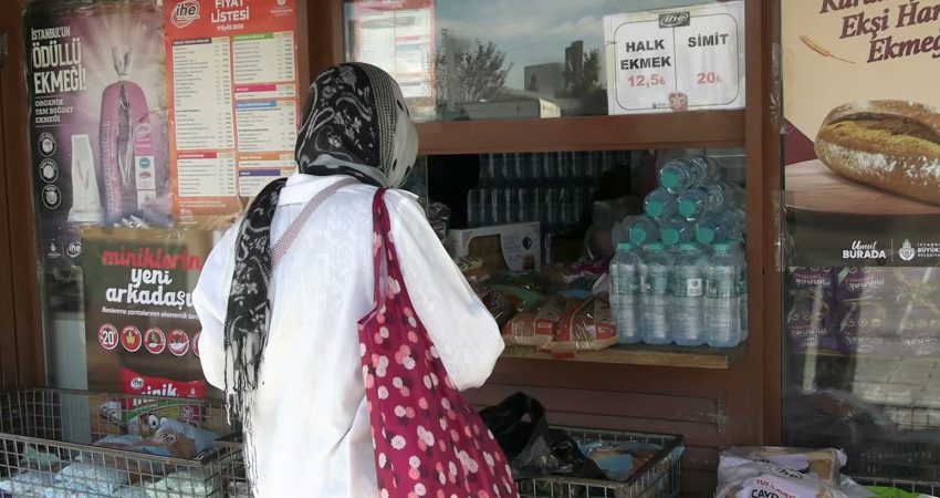 İstanbullular Halk Ekmeği hem güvenilir hem de ucuz buluyor İstanbul Halk Ekmek (İHE), kentin 698 farklı noktasında yer alan