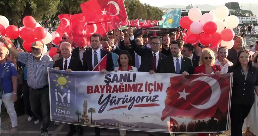 İYİ Parti’den İzmir’in kurtuluşunun 104. yılında “Bayrak” yürüyüşü İYİ Parti İzmir İl Başkanlığınca, İzmir'in düşman işgalinden kurtuluşunun 104.