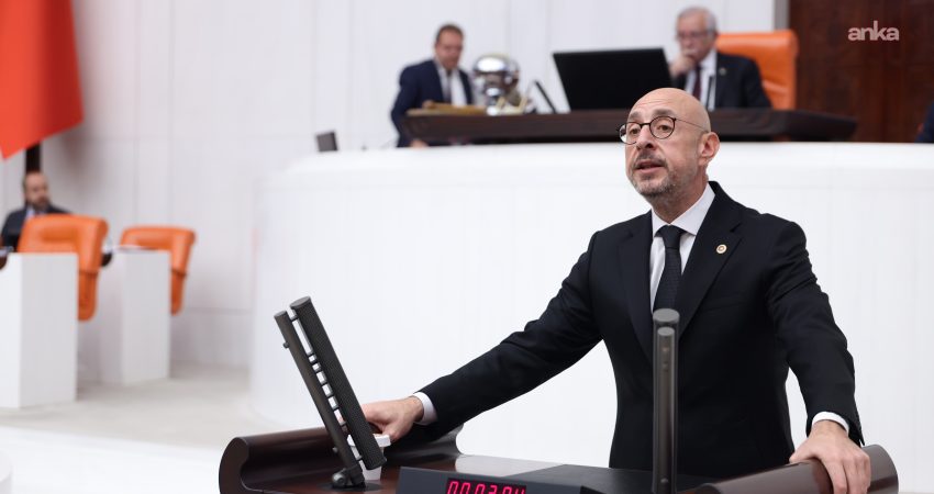 İYİ Parti Grup Başkanvekili Uğur Poyraz, AK Parti Sözcüsü Ömer