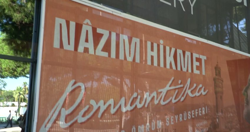 İZKİTAP’ı ziyaret etmek için Kültürpark’a gelen İzmirliler üç önemli sergiyi