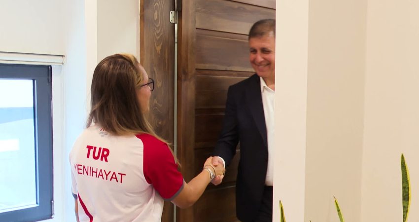 İzmir Büyükşehir Belediyesi Spor Kulübü’nün 17 yaşındaki milli okçusu Dünya