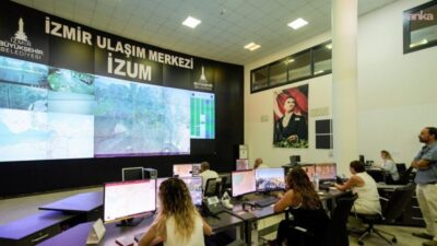 İzmir'de yeni eğitim öğretim yılının ilk gününde, kent genelinde ulaşımın