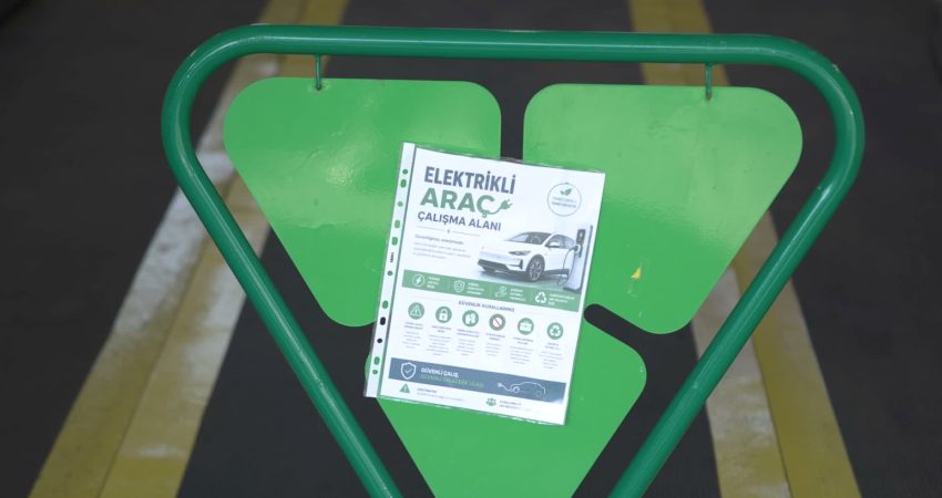İzmir Büyükşehir Belediyesi’nin 100 elektrikli araçtan oluşan filosu bugüne kadar