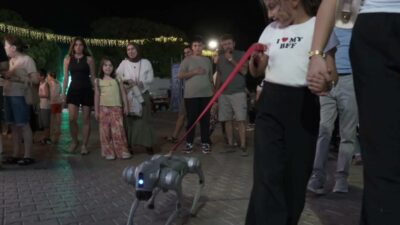 İzmir Enternasyonal Fuarı’nın dördüncü gününde de müzik ve mizah alanında