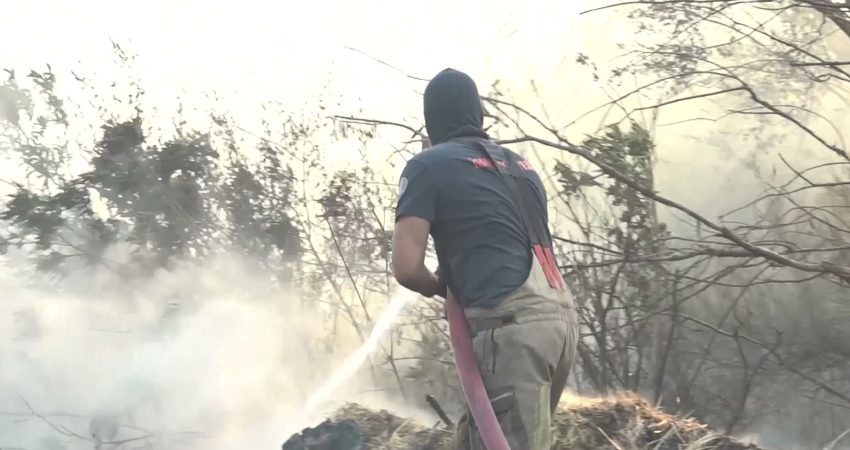İzmir İtfaiyesi’ne güç katacak 10 yeni arazöz İklim krizinin etkisiyle artan yangınlara karşı müdahale kapasitesini artıran İzmir