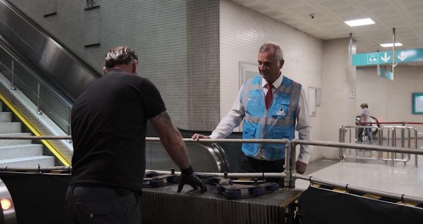 İzmir Metro’da her gün yüz binlerce yolcunun kullandığı yürüyen merdiven