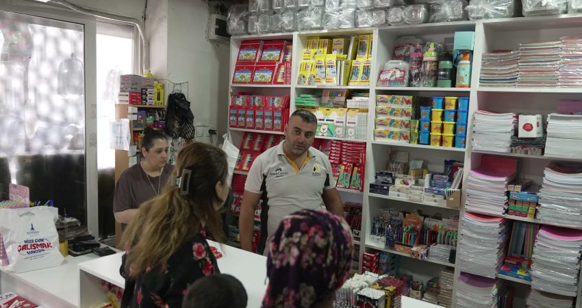 İzmirli veliler, İzmir Büyükşehir Belediyesi’nin "100 milyon TL’lik kırtasiye desteği"