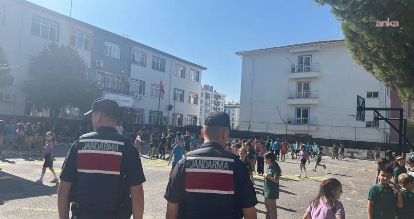 İzmir İl Jandarma Komutanlığı, "yeni eğitim-öğretim yılının öğrenciler için huzur