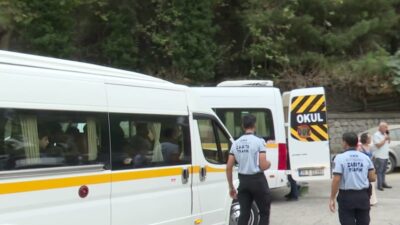 İzmir Büyükşehir Belediyesi, yeni eğitim-öğretim yılının başlamasıyla birlikte okul servislerine