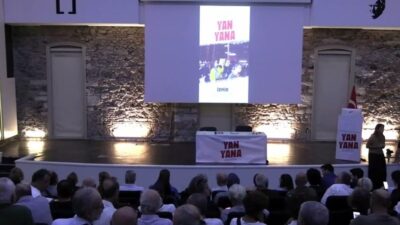 İzmir’de düzenlenen “Yan Yana” buluşmasında sendikalar, meslek odaları, demokratik kitle