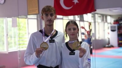 İzmir Büyükşehir Belediyesi Spor Kulübü’nün tekvandocuları Yelaldı kardeşler, Sırbistan’da düzenlenen
