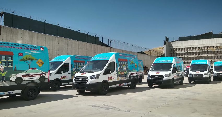 Jandarma Genel Komutanlığı, 2023'te başlattığı "Mobil Trafik Eğitim Araçları Projesi"