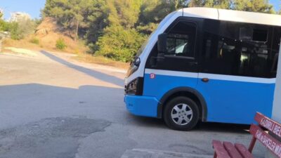 Osmaniye’nin Kadirli ilçesinde şehir içi dolmuş ücretleri 5 lira zamlandı.