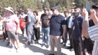 Dulkadiroğlu Belediyesi tarafından düzenlenen 2’nci Yalnız Ardıç Yamaç Paraşütü Festivali,