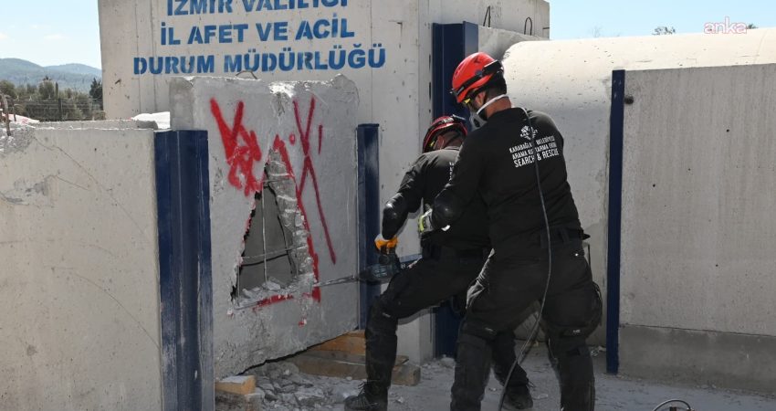 Karabağlar Belediyesi KAR-KUT, AFAD akreditasyonunu aldı Karabağlar Belediyesi Arama ve Kurtarma Ekibi KAR-KUT, yaklaşık 10 aylık