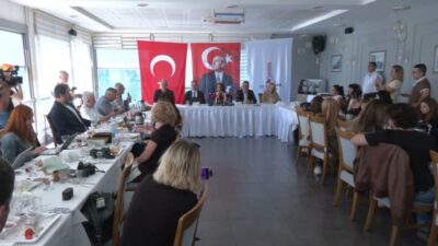  Karşıyaka Belediye Başkanı Yıldız Ünsal, İzmir Büyükşehir Belediyesi ekiplerince reklam