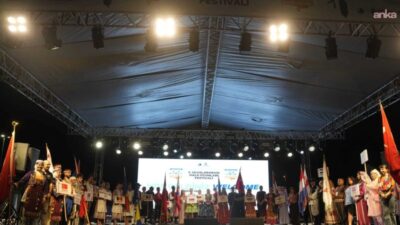 Kartal Belediyesi ev sahipliğinde düzenlenen 5. Uluslararası Halk Oyunları Festivali,