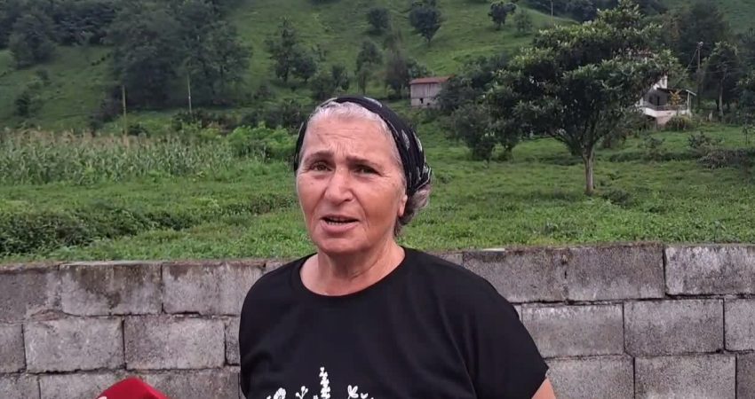 Kemalpaşalı çay üreticileri: “Çaydan kazancımız işçiye ve gübreye gidiyor” Artvin’in Kemalpaşa ilçesinde çay üreticiliği yapan Fatma Altınkaya, artan işçilik