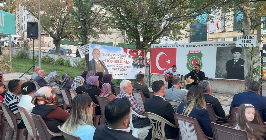 Kırıkkale’de “Kahramanlık Türküleri” dinletisi düzenlendi Kırıkkale Belediyesi tarafından 19 Eylül Gaziler Günü dolayısıyla “Kahramanlık Türküleri”