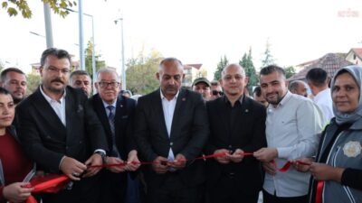 Kırıkkale’nin Bahçelievler Mahallesi’nde yapımı tamamlanan Muhtarlık Parkı ile yenileme çalışmaları