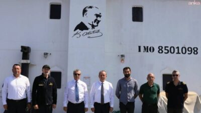 KKTC Başbakanı Ünal Üstel, Girne açıklarında batan yolcu gemisi ile