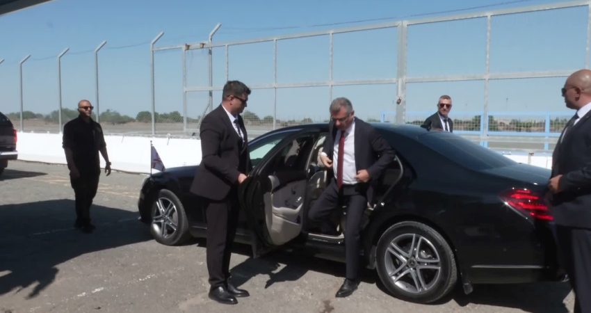 KKTC Cumhurbaşkanı Erhürman ile Rum lider Hristodulidis görüşmesi başladı Cumhurbaşkanı Tufan Erhürman ile Kıbrıslı Rum Lider Nikos Hristodulidis’in görüşmesi,