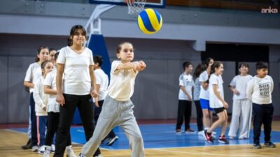 Konak Belediyesi’nin her yaştan vatandaşı sporla buluşturan Spor Okullarında yeni