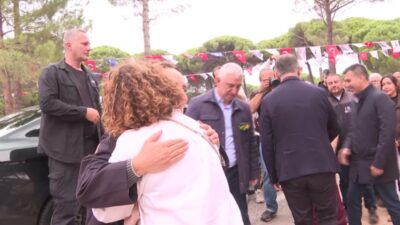 Bergama Kozak Yöresel Ürünler Şenliği’nde üreticiler ve yurttaşlarla buluşan İzmir