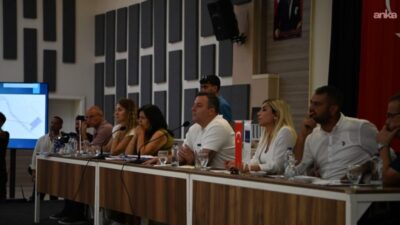 Kuşadası Belediye Meclisi'nin eylül ayı olağan toplantısında, Özer Türk Stadı’nın depreme