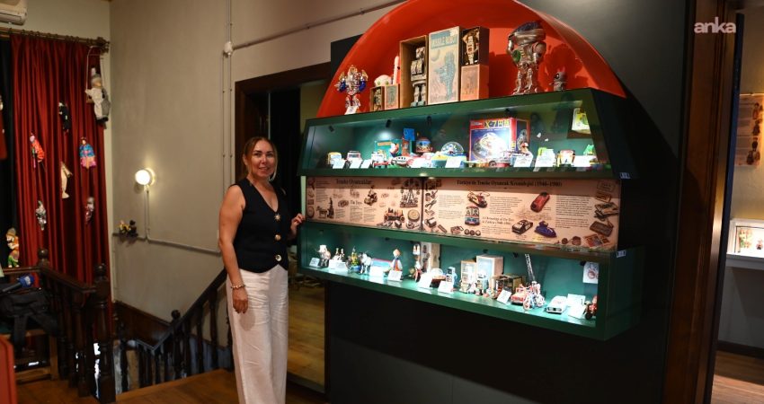 Kuşadası Belediyesi Ayla Adanalı Oyuncak Müzesi, geçmişten bugüne uzanan yaklaşık