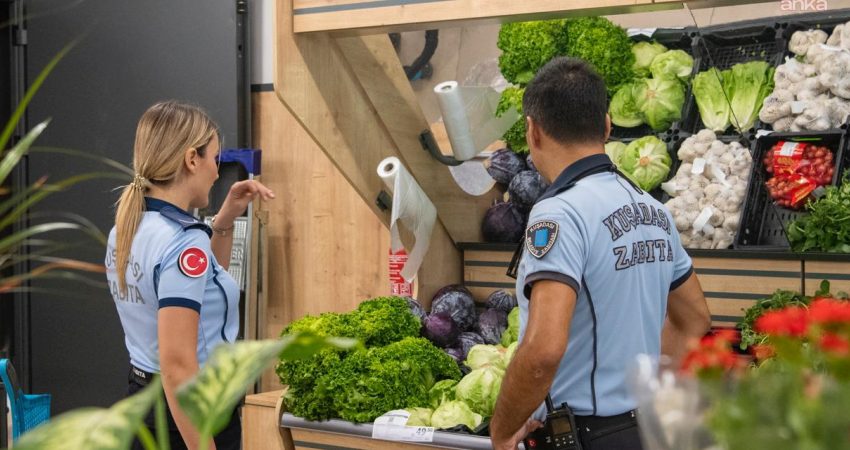 Kuşadası Belediyesi, ilçe genelinde faaliyet gösteren zincir marketlerde gıda güvenliği