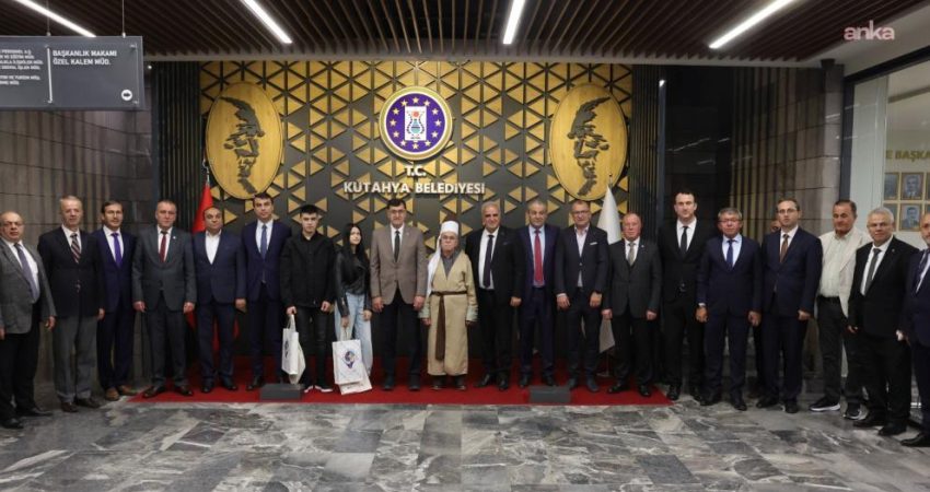Kütahya Belediye Başkanı Kahveci, Ahilik Haftası Kutlama Komitesi’ni ağırladı Kütahya Belediye Başkanı Eyüp Kahveci, 39. Ahilik Haftası dolayısıyla Ahilik