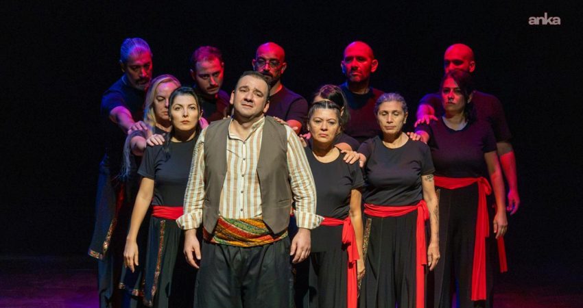 MABET, “Böyledir Bizim Sevdamız” ile tiyatroseverlerle buluştu Marmaris Belediye Tiyatrosu (MABET) Kültür ve Sanat Evi kursiyerleri tarafından