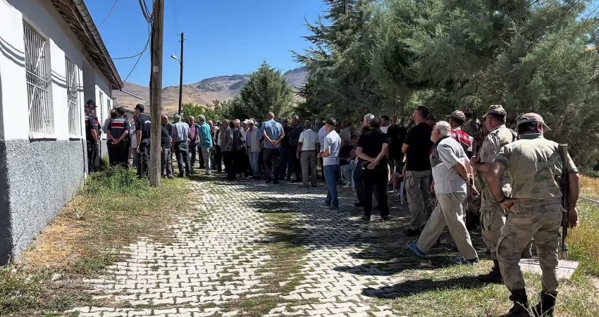 Malatya’nın Hekimhan ilçesinde planlanan madencilik faaliyetlerine karşı çıkan vatandaşlar, şirket