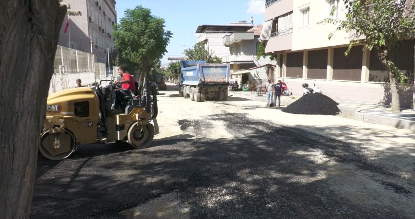 Manisa Büyükşehir Belediyesi, Salihli ilçesinde ulaşım konforunu artırıyor Manisa Büyükşehir Belediyesi, Salihli ilçesinde yol bakım ve yenileme çalışmalarını