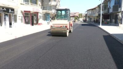 Manisa Büyükşehir Belediyesi, Selendi ilçe merkezindeki Atatürk Caddesi’nde altyapı çalışmalarının