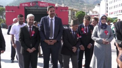 Manisa’da 19 Eylül Gaziler Günü dolayısıyla düzenlenen tören ve etkinliklerde