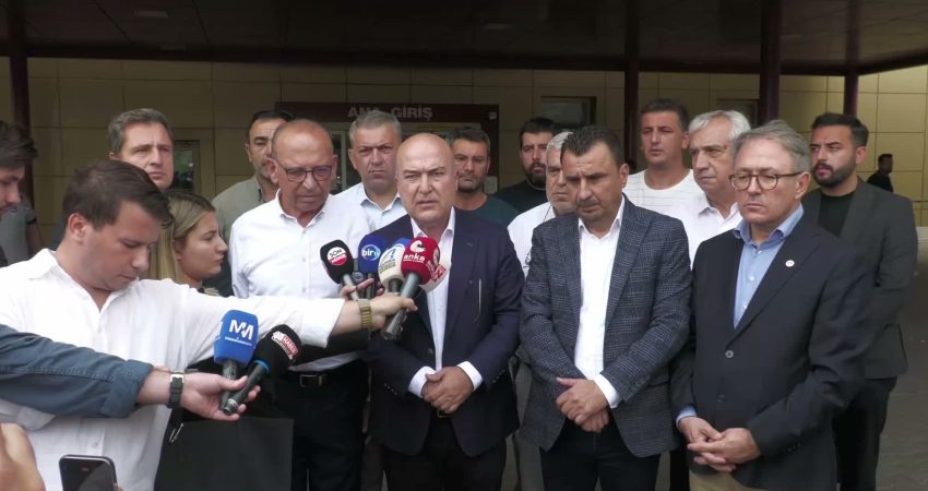 Manisa’da okul önünde silahlı saldırı…YENİ Parti heyeti, yaralı öğrencileri ziyaret etti YENİ Parti heyeti, Manisa'nın Turgutlu ilçesinde İnci Üzmez Mesleki ve