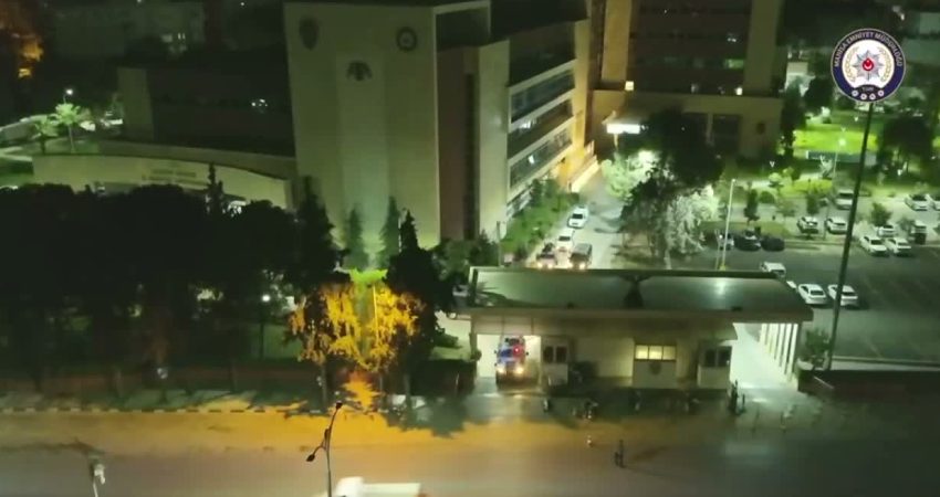 Manisa’da uyuşturucu operasyonu: 20 tutuklama Manisa'da polisin uyuşturucu madde ticareti yapan sokak satıcılarına yönelik düzenlediği