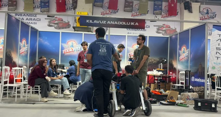 ASELSAN yürütücülüğünde düzenlenen TEKNOFEST İnsansız Kara Aracı Yarışması Mardin’de başladı.