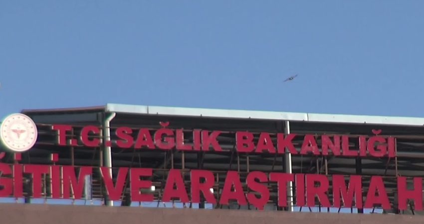 Mardin’in Kızıltepe ilçesinde çalıştığı iş yerinde yüksekten düşerek ağır yaralanan