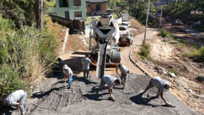 Marmaris Belediyesi, yol yapım, bakım ve iyileştirme çalışmalarına devam ediyor.