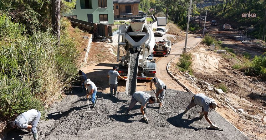 Marmaris Belediyesi, yol yapım, bakım ve iyileştirme çalışmalarına devam ediyor.