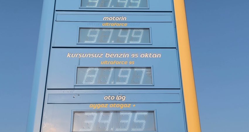 Mazota gelen 6 lira 62 kuruşluk zamma tepki gösteren bir