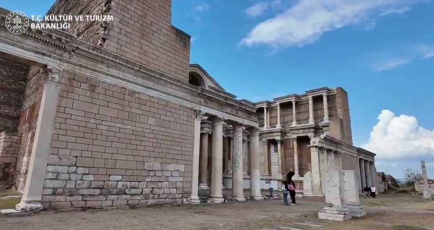 Kültür ve Turizm Bakanı Mehmet Nuri Ersoy, Manisa’da Sardes Antik