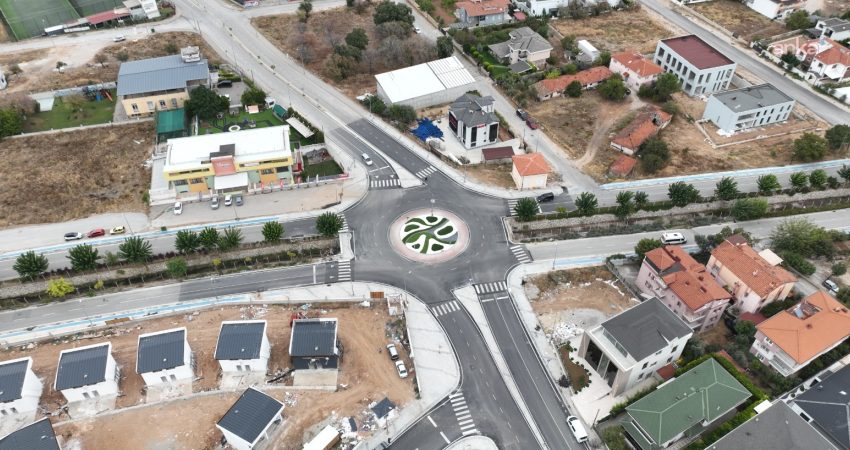 Merkezefendi’de akıllı kavşak çalışması tamamlandı Merkezefendi Belediyesi, Merkezefendi Mahallesi Kanal Yolu’nda yürüttüğü akıllı kavşak çalışmasını