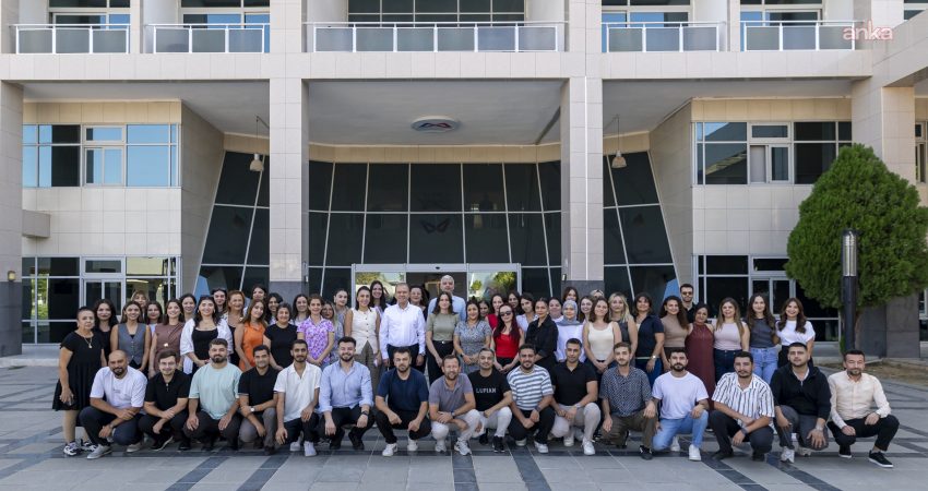 Mersin Büyükşehir Belediye Başkanı Vahap Seçer, Macit Özcan Spor Tesisleri’nde