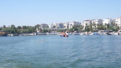 Mersin Büyükşehir Belediyesi, Çamlıbel Balıkçı Barınağı bölgesindeki temizlik yetkisinin yenilenmesine