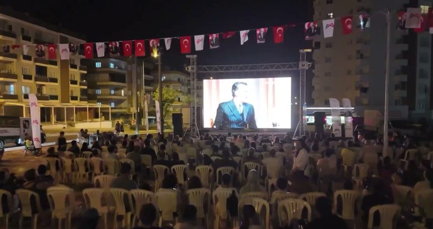 Mersin Büyükşehir Belediyesi, "Sandalyeni kap gel" çağrısını bu kez Tarsus’ta
