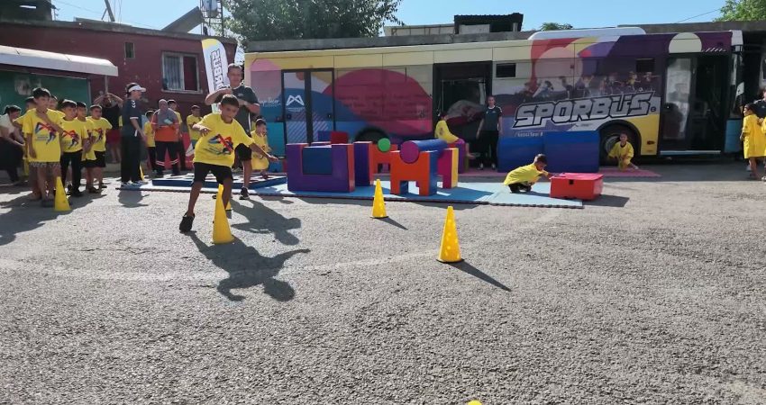 Mersin Büyükşehir Belediyesi'nin Cumhuriyet’in 100'üncü yılında hayata geçirdiği "Sporbüs" projesi,